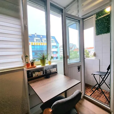 Compact Next To Troikata Square Lejlighed Burgas City
